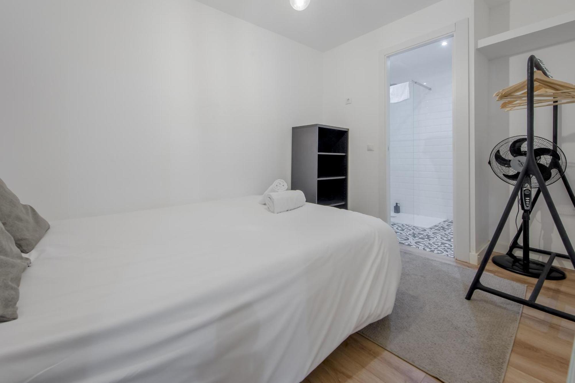 C-Cabeza Cool Apt Para 7 Al Lado De Tirso De Molina E1 Madrid Exterior photo