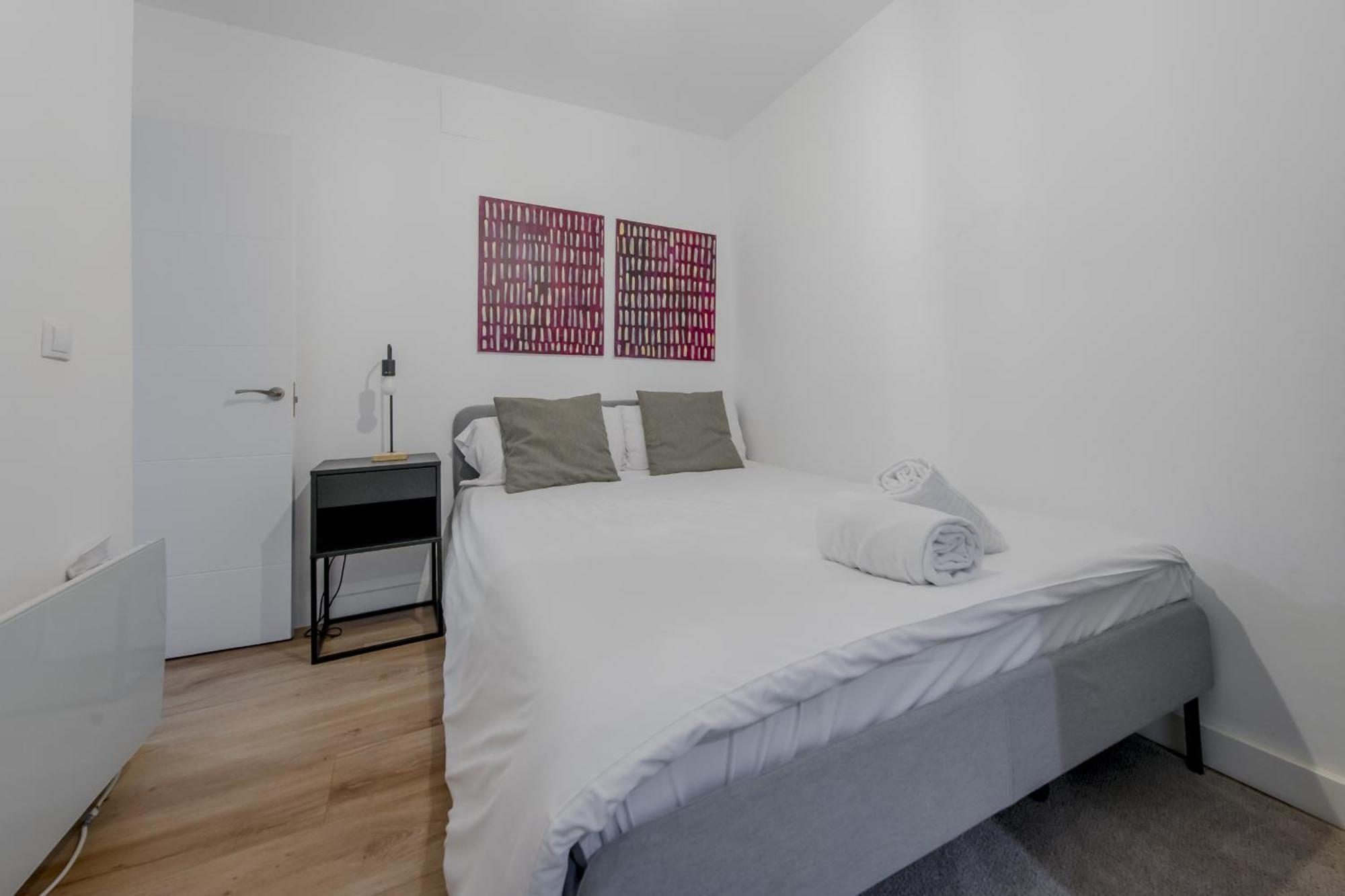 C-Cabeza Cool Apt Para 7 Al Lado De Tirso De Molina E1 Madrid Exterior photo